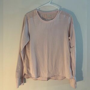 Light pink long-sleeve T-shirt - with thumbholes - Aiva size Small 💗